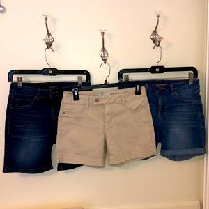 Three pairs women d.jeans size 4